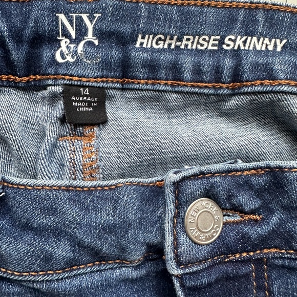 NY&C New York & Company High Rise Distressed Skinny Jeans Shark-bite Hem Size 14 - Picture 4 of 5